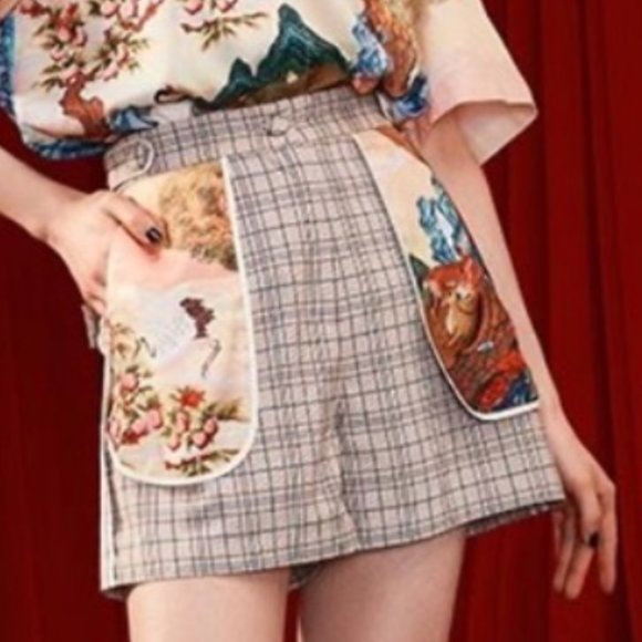 Mukzin Retro Plaid Beige Shorts Dragon Scale Pavilion Printed High Rise Medium